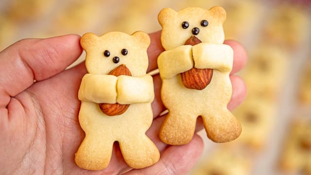 Bear Cookies with Almonds