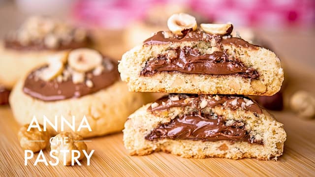 Hazelnut Cookies Stuffed with Chocolate
