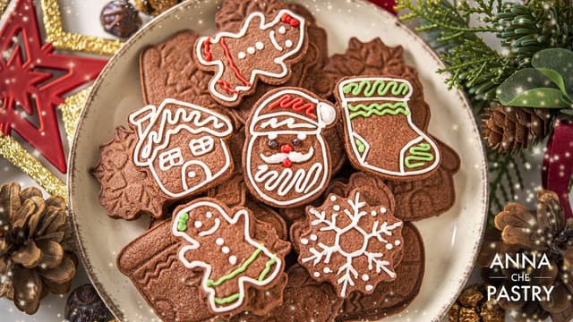 Christmas Chocolate Cookies with Royal Icing